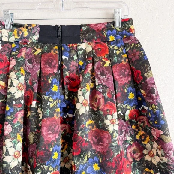 Alice + Olivia Floral Pleated Mini Skirt size 8 - Picture 6 of 8